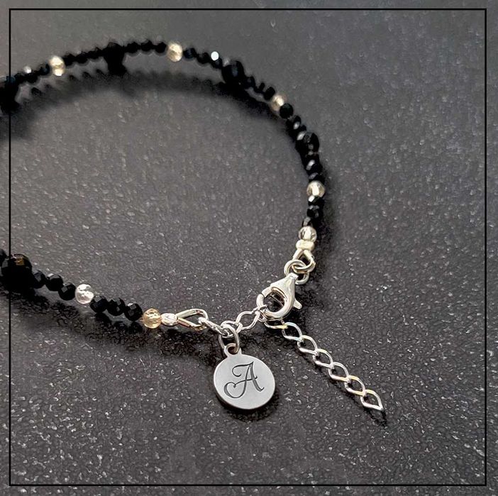 Bransoletka SPOKÓJ z turmalinu i cytrynu z literką – Srebro 925