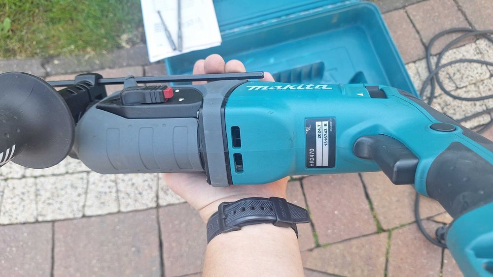 Młotowiertarka Makita HR2470, 780W 2,7J + wiertła 2024r