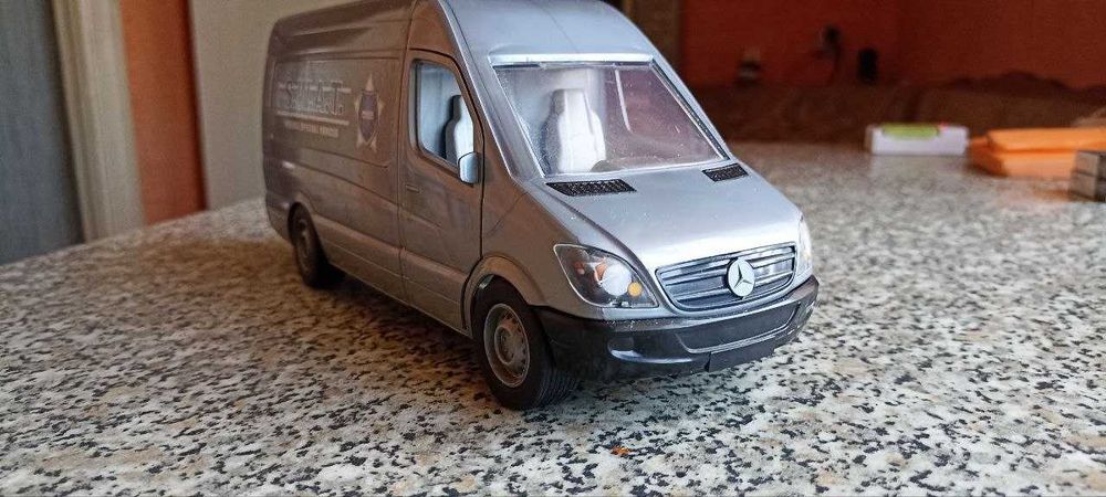 Модель "Mercedes-Benz Sprinter" большой масштаб 1:24 (28 см) серый металлик