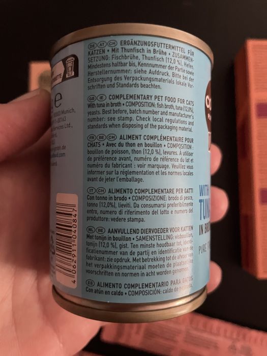 Comida húmida + bebida GATOS : COSMA: 21 snacks x 14 g + 3 latas 100g