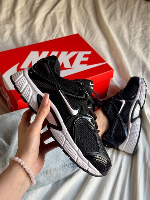 Nike V5 RNR Black&White  ar00543