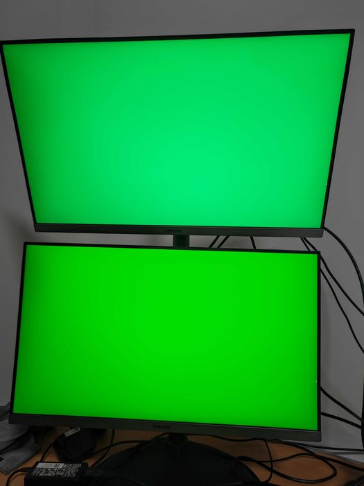 2× Монітор Samsung SR35 24" + док-станція Dell + стійка