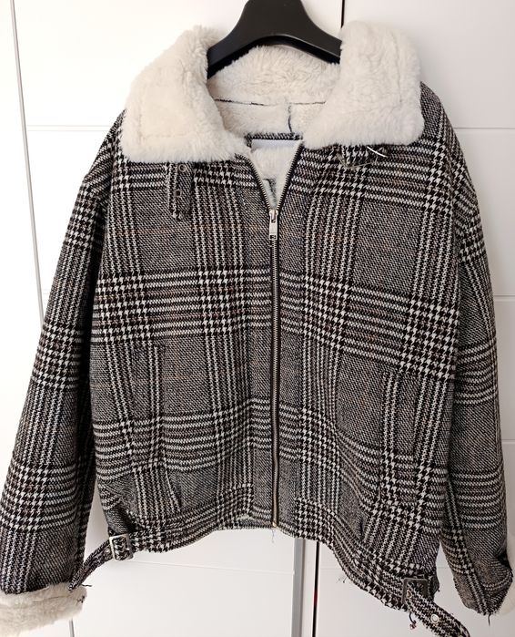 futerko białe korzuszek w kratkę nowe Cropp M białe zasuwane