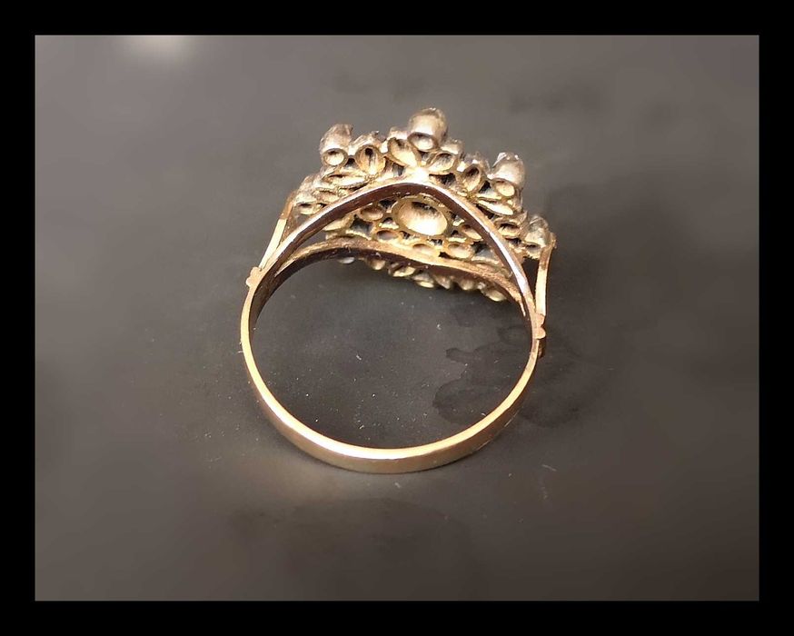 Anel Antigo em Ouro e Prata com Diamantes Naturais