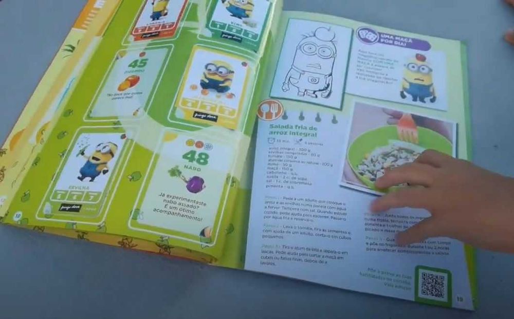 Caderneta FRUMANIA com os Minímos + 37 CROMOS
