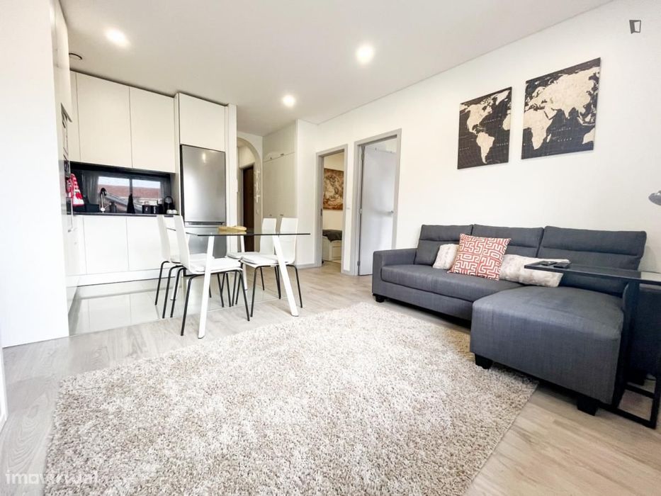Apartamento com 2 quartos - localizado em Miragaia Porto