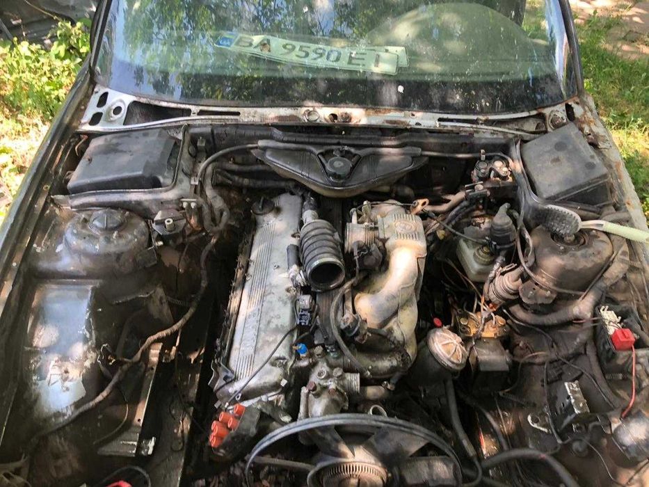 Розборка bmw е34 . В наявності майже всі деталі як і по салону так і по кузову