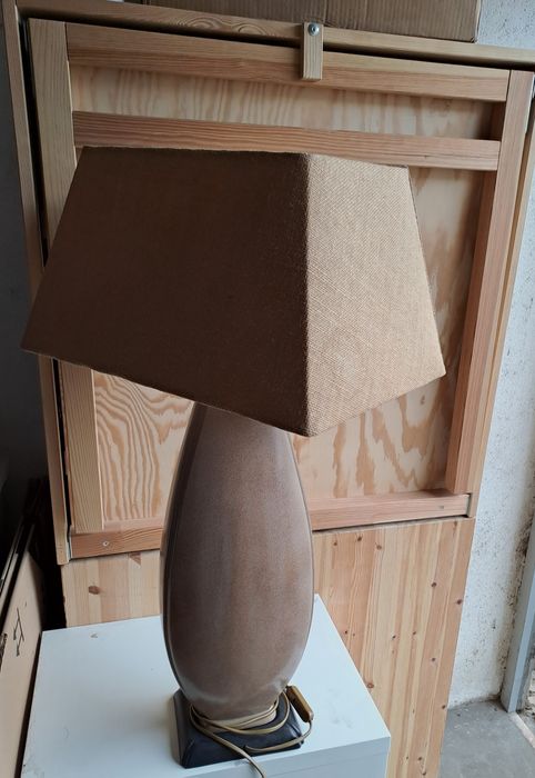 Table Lamp428624580539197441