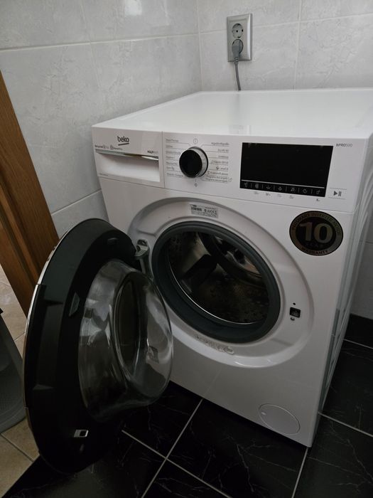 Máquina de Lavar Roupa Beko 9 kg AquaTech 1400 rpm – Excelente Estado