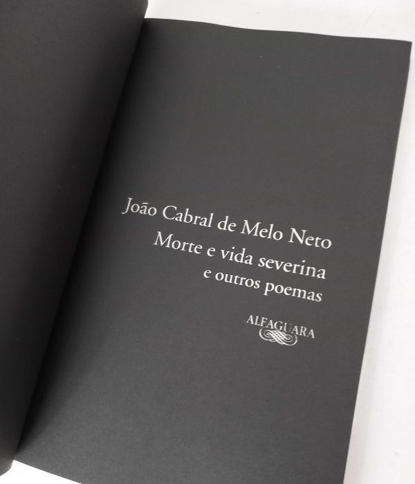 Morte e vida Severina de João Cabral de Melo Neto [Portes Grátis]