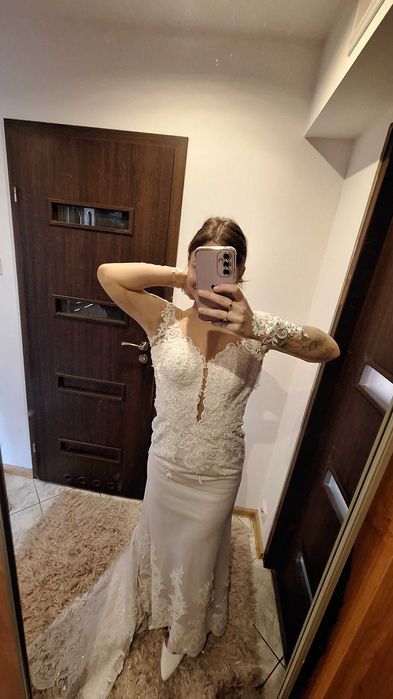 Piękna suknia ślubna rybka z detalami welon gratis