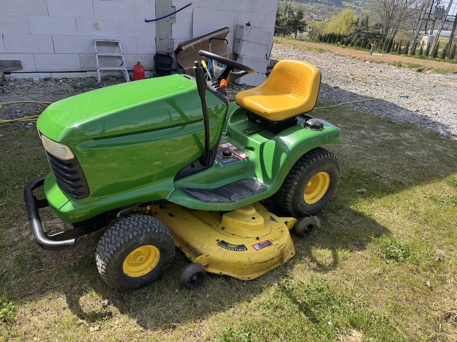 John Deere Lt166
