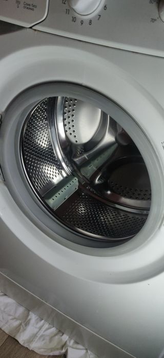 Пральна машина автоматична Indesit IWSB 5105