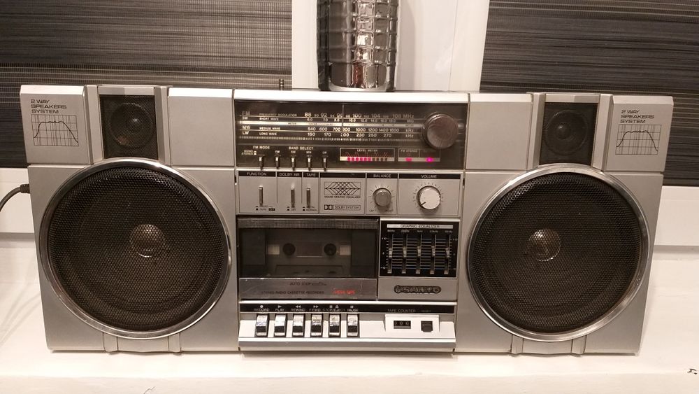 Radiomagnetofon firmy Sanyo