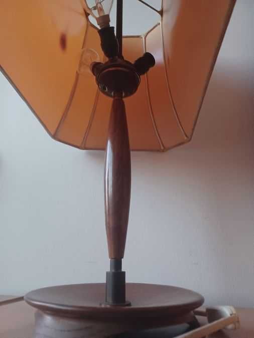 candeeiro de mesa em madeira, meados século XX