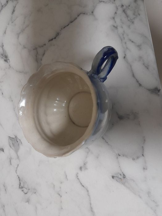 Копилка, статуэтка,вазочки.