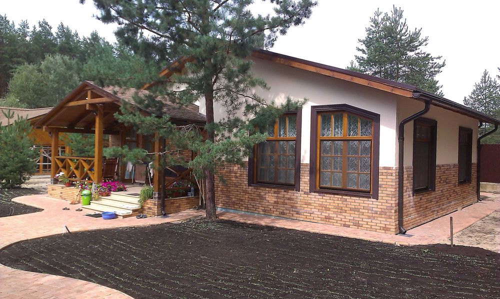 Будівництво фундаментів, парканів, укладання тротуарної плитки