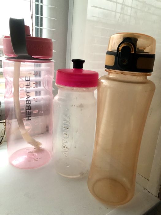 Пляшки для води