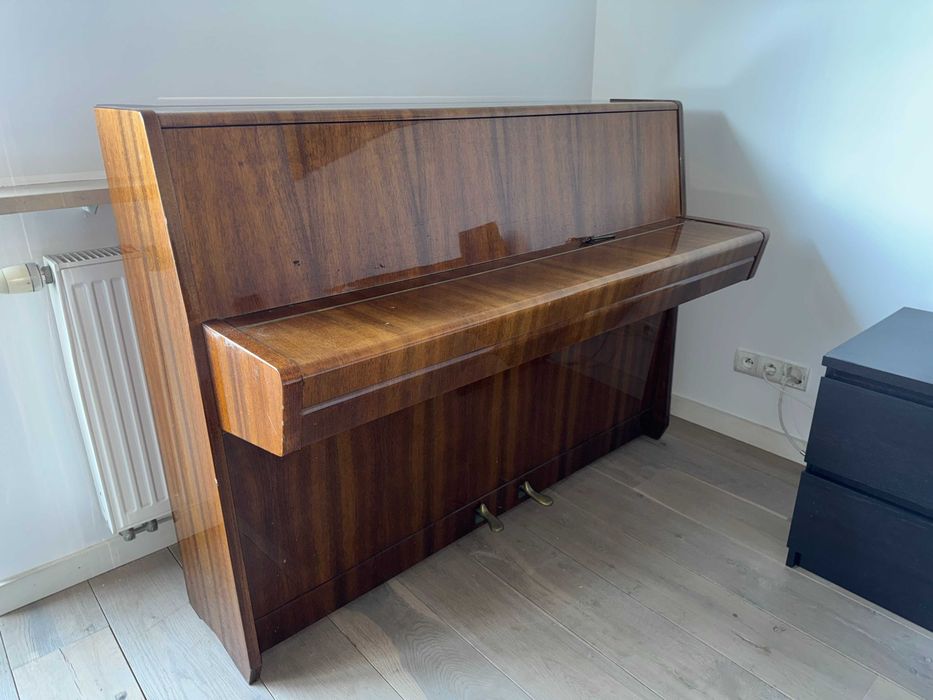 Pianino PETROF 2010