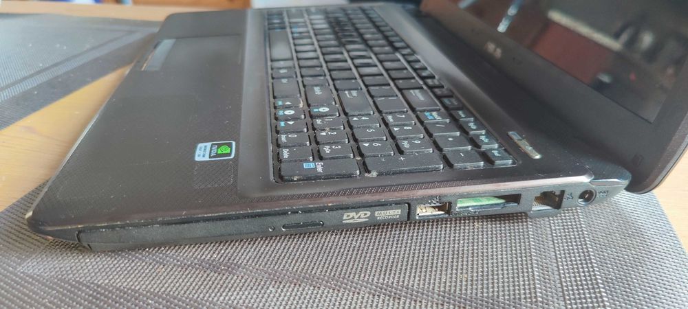 Asus K52J - 15,6 cala -Core i3 4 x 2,26 GHz -6GB Ram -500GB SSD -Win10