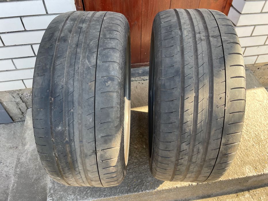 Продам пару резини Continental