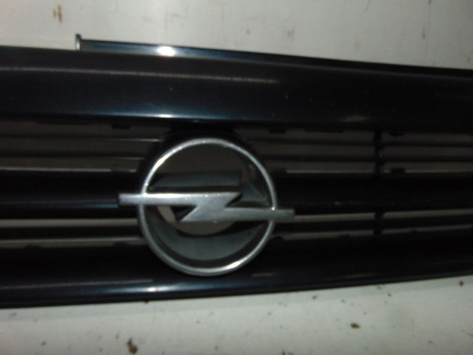 Opel Astra F grelha " nova de stock antigo