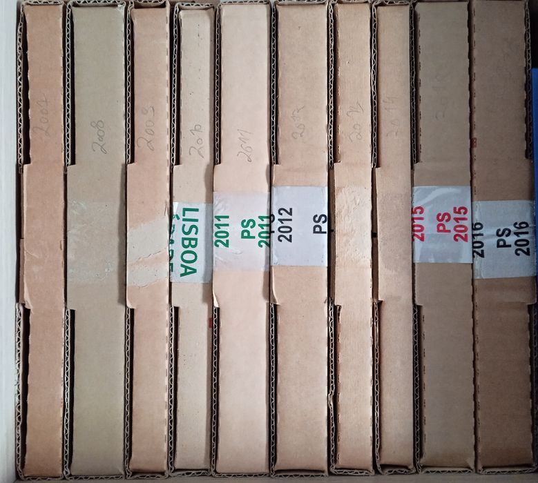 Livros anuais dos CTT Completos e Numerados em caixa.
2003, 2004,