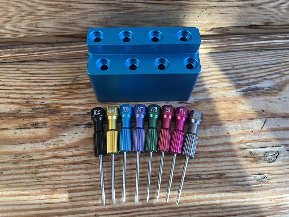 Набір зуботехнічний викруток під всі типи гвинтів імплантів