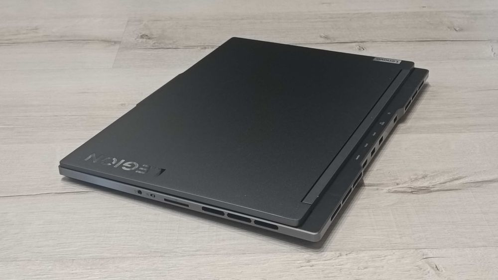 Ноутбук Lenovo Legion S7 16ARHA7 Ryzen 5 RX6800S