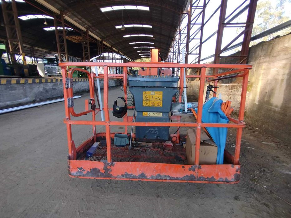 Plataforma telescópica JLG 600 AJ