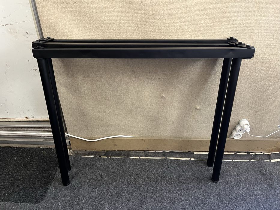 Rack de bateria com oito suportes para prato.