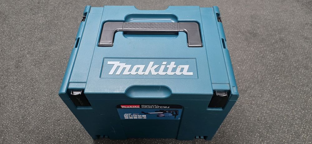 Makita młotowiertarka udarowa sds system odsysania zestaw walizka