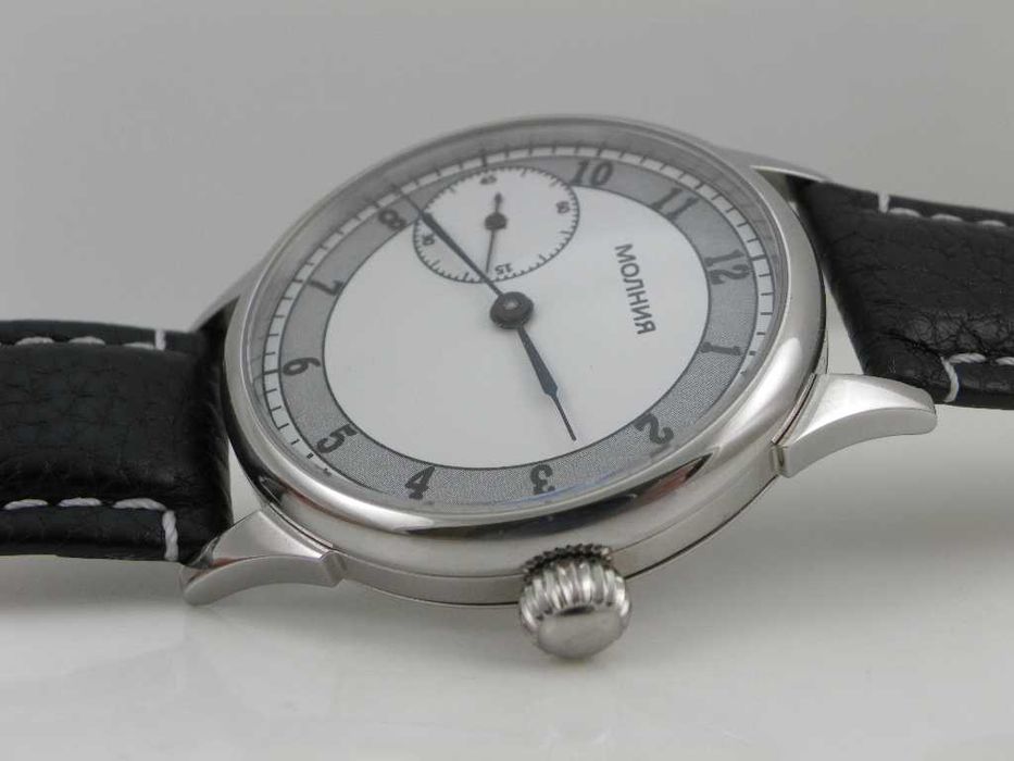 Duży mechaniczny zegarek Molnia . Mołnia pasówka 1948 rok ZSRR - CCCP