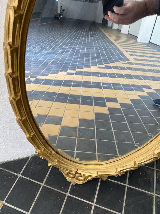 Vendo espelho oval dourado