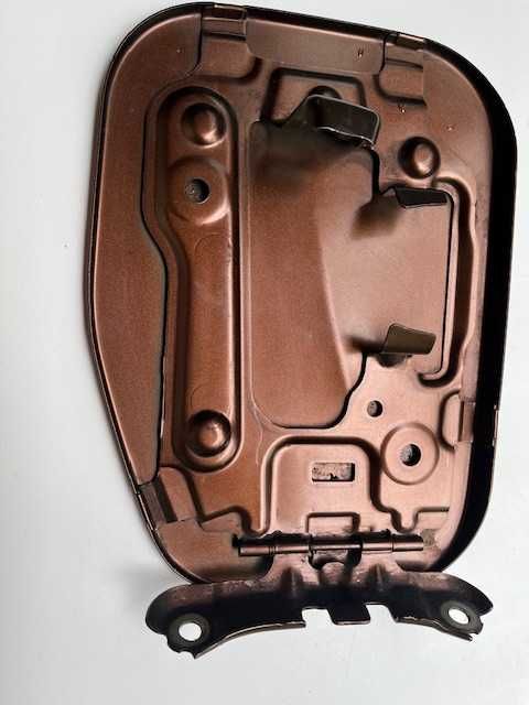 Toyota Venza  2009-2014 лючок бензобака