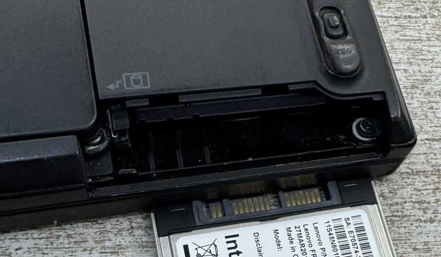 Lenovo T410s intel i5-560m 2gb micro sata ssd 1.8" 160Gb battery