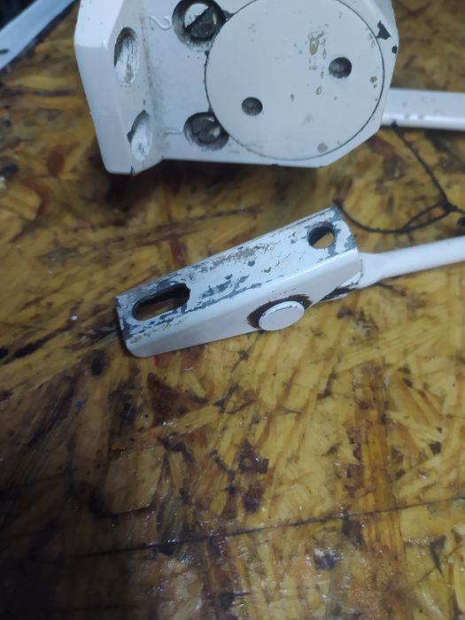 Доводчик VACHETTE.б.у.в отличном состоянии.