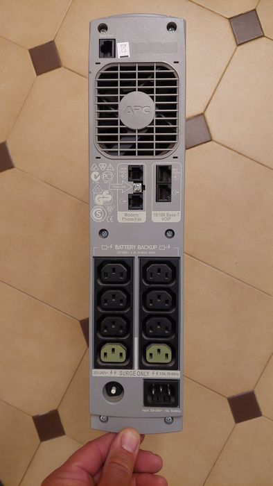 UPS APC BR 1000i