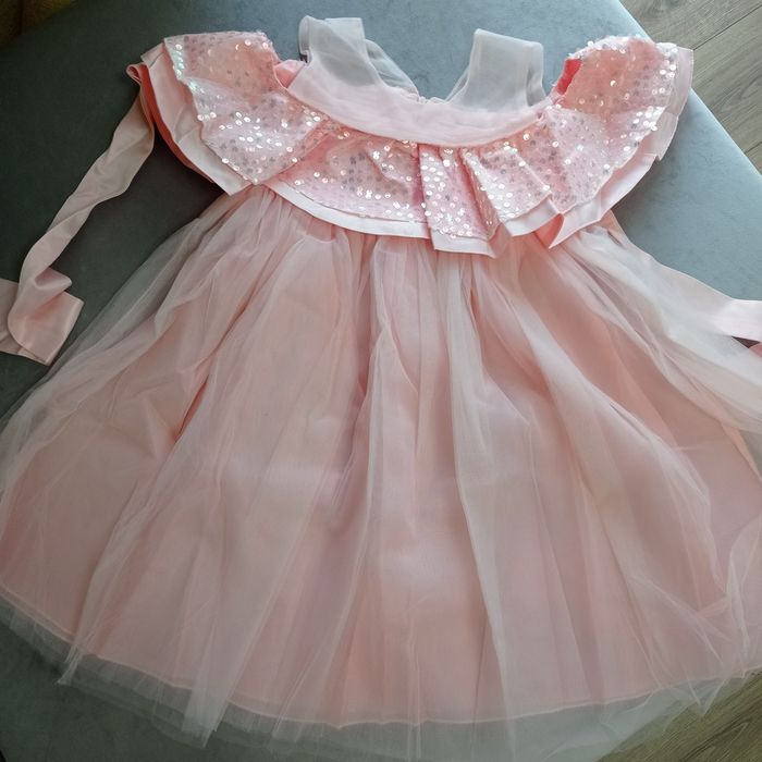 Sukienki z tiulem cekiny r.128-134 wesele