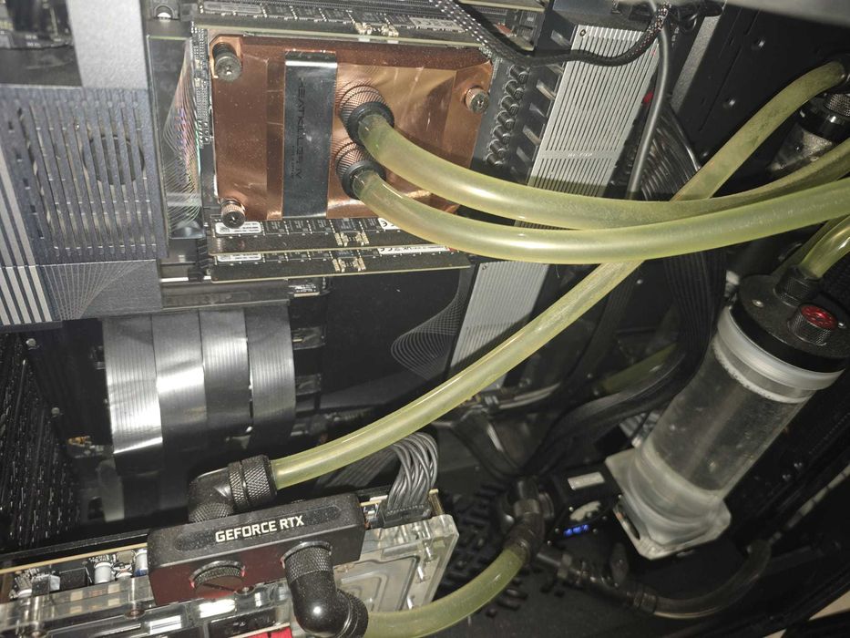 WORKSTATION EXTREMA | RTX 5090 32GB | 128GB RAM ECC
