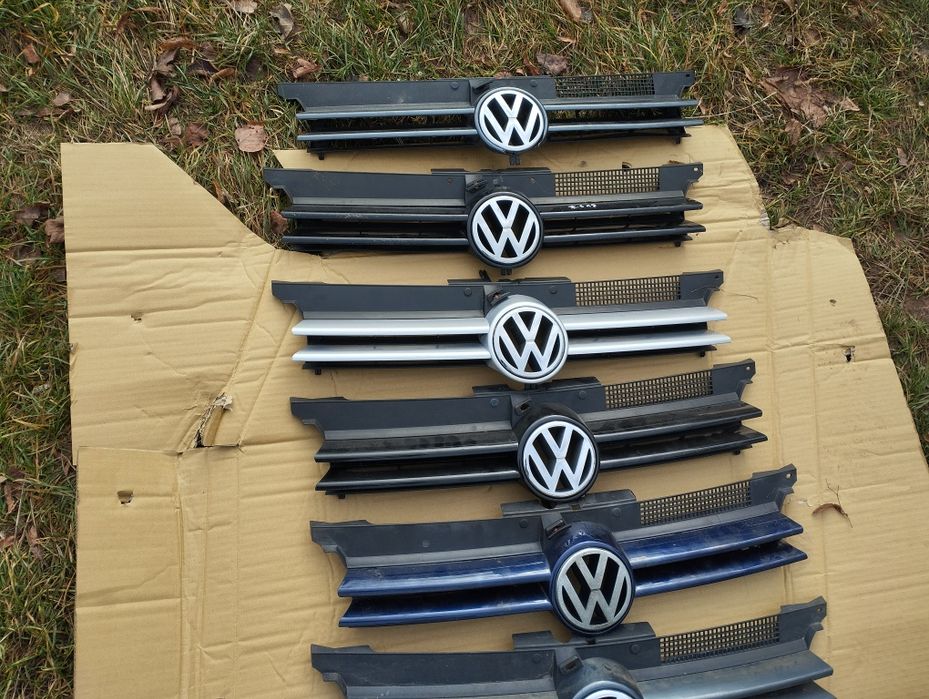 Решітка радіатора Фольксваген гольф 4 Volkswagen Golf 4