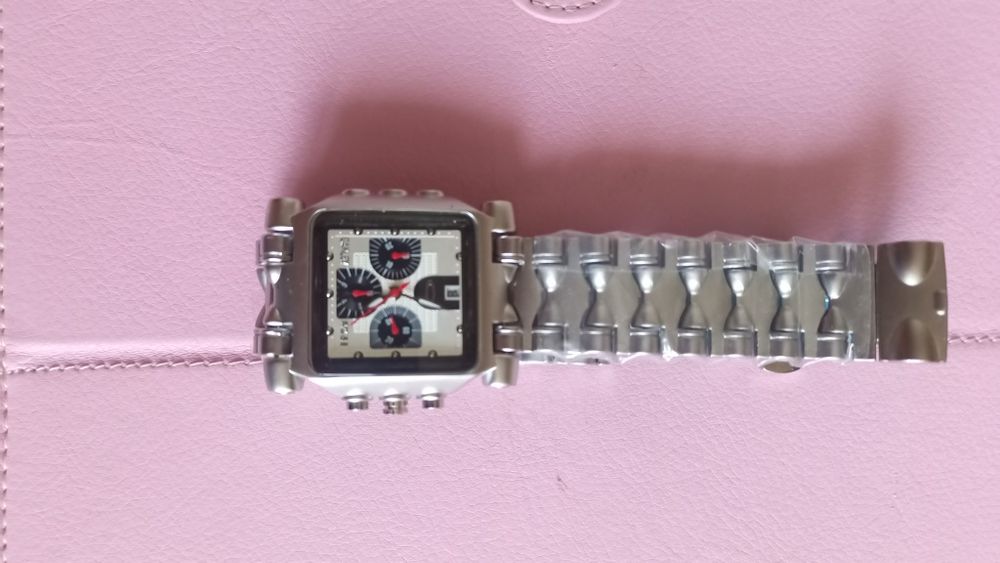 Новий в плівках годинник Oakley minute