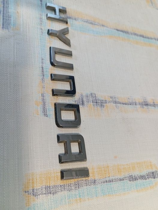 Napis literki Hyundai do Tucson a lub innego Hyundaia