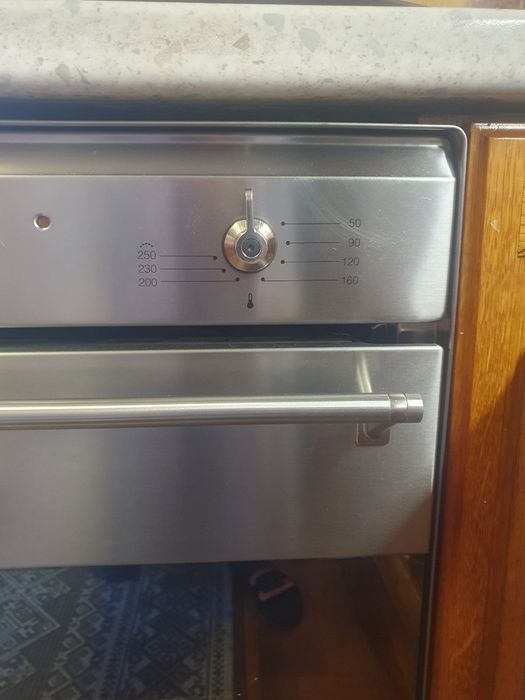 Духова шафа  Smeg