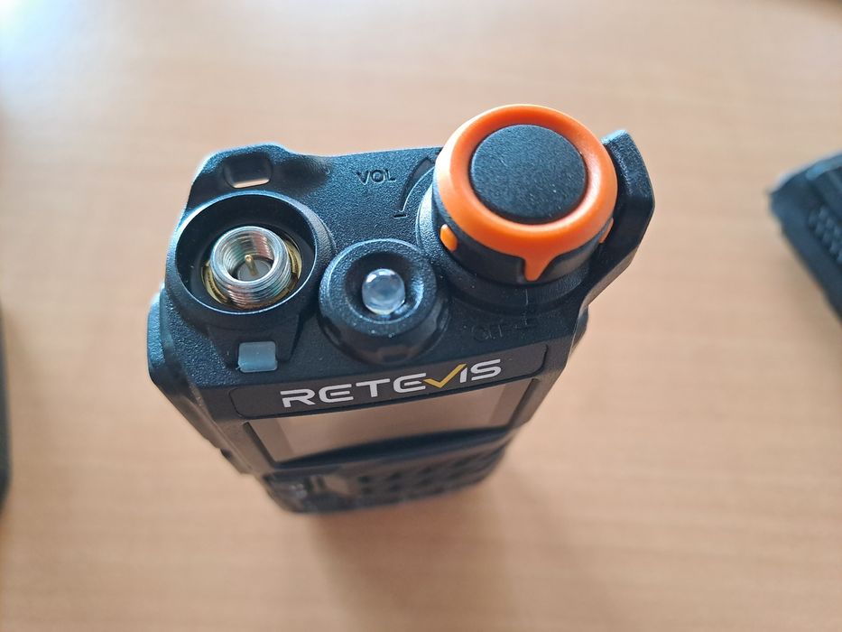 Radio Retevis RA79 5W vhf/uhf 2m/70cm + Cabo de Programação