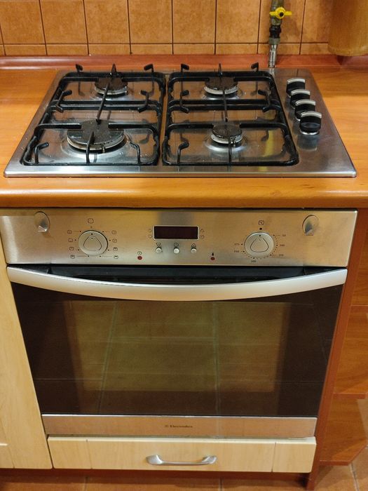 Meble kuchenne z wyposażeniem