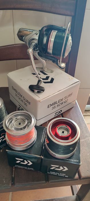 Daiwa Emblem Surf 35 SCW QD + 5 bobines
