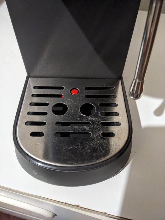 Кавоварка Electrolux E6EC1-6BST