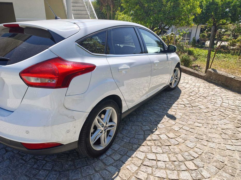 Ford Focus 1.5tdci foto 3