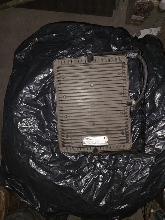 Продам Led прожектора 100w